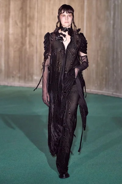 Look 8